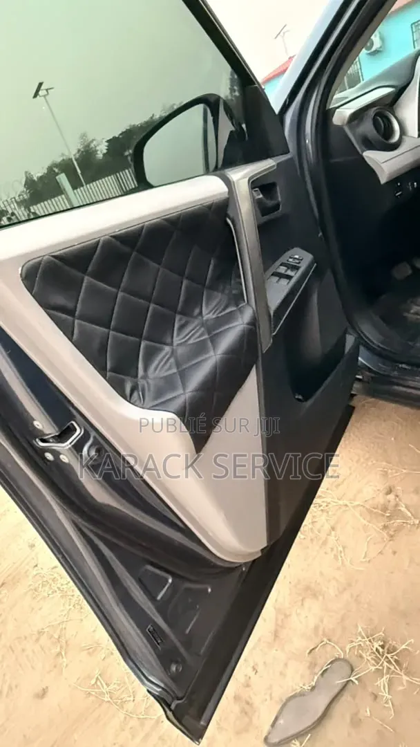 Toyota RAV4 2015 Noir