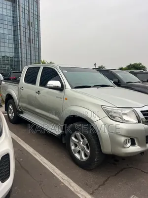 Toyota Hilux 2014 Gris