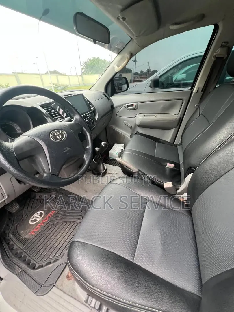 Toyota Hilux 2014 Gris