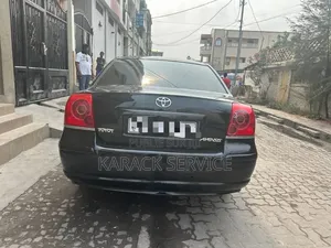 Toyota Avensis 2019 Noir