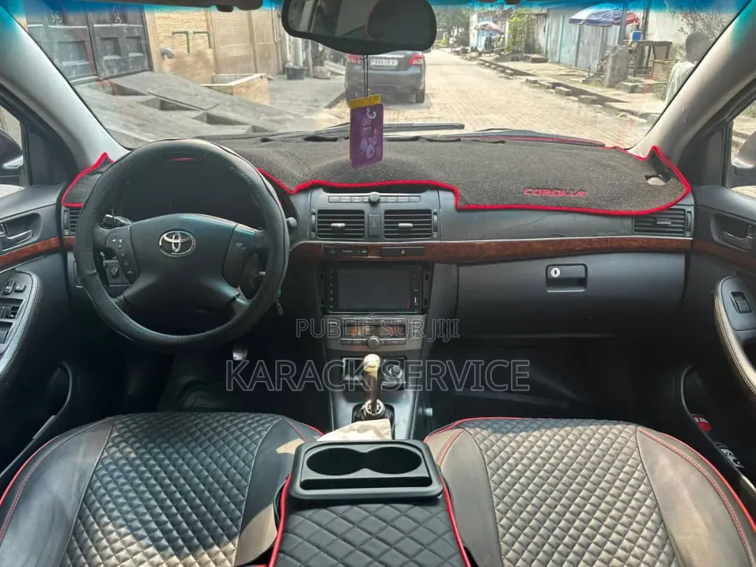 Toyota Avensis 2019 Noir