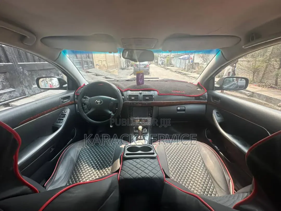 Toyota Avensis 2019 Noir