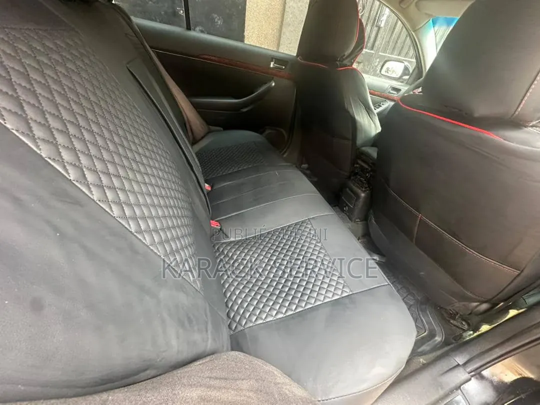 Toyota Avensis 2019 Noir