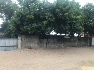 Parcelle a Vendre 400m2, Quatier Cité Des 17 / Moukondo