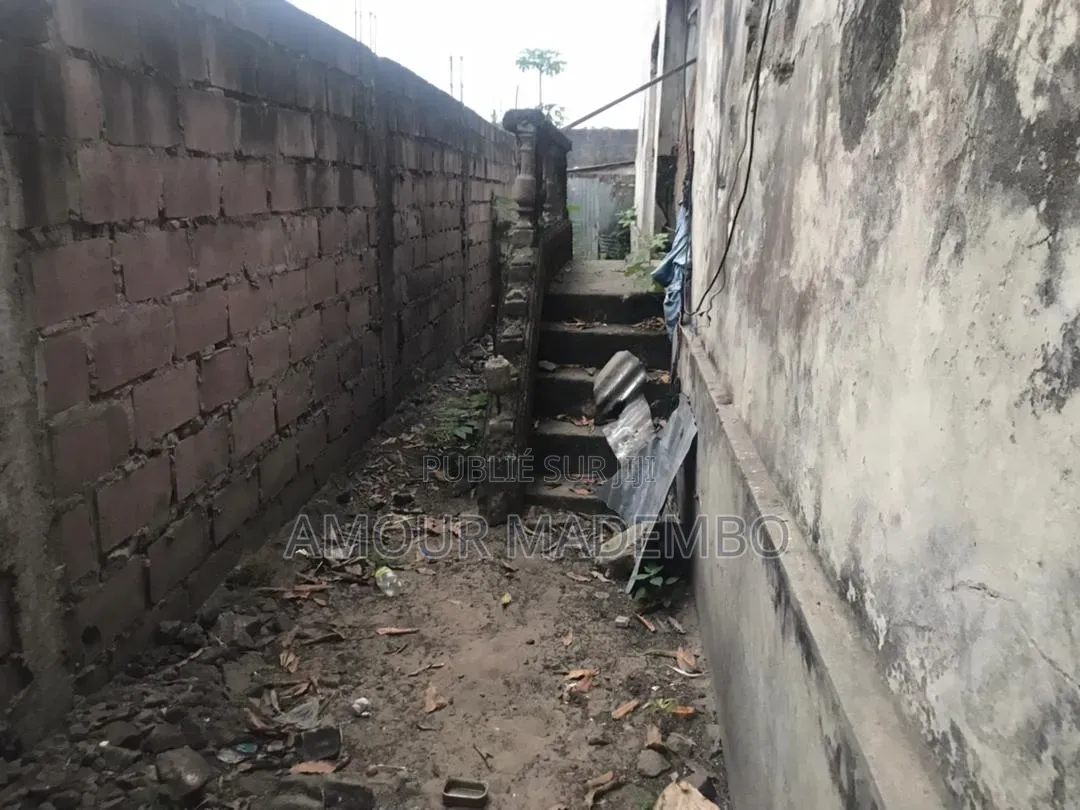 Parcelle a Vendre 400m2, Quatier Cité Des 17 / Moukondo