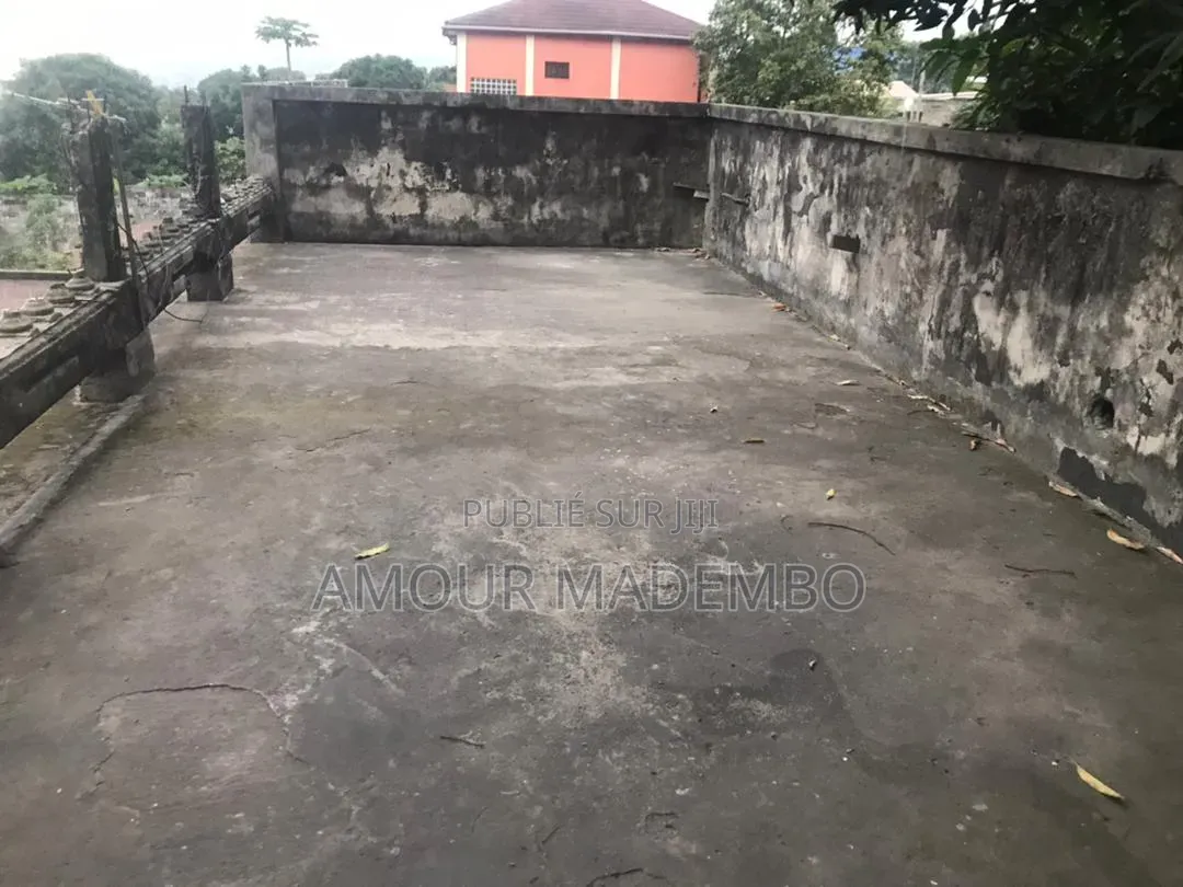 Parcelle a Vendre 400m2, Quatier Cité Des 17 / Moukondo