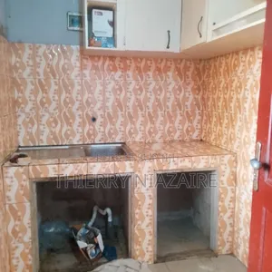 1chbre Appartement dans Nt Immo, Mongo-Mpoukou à Louer