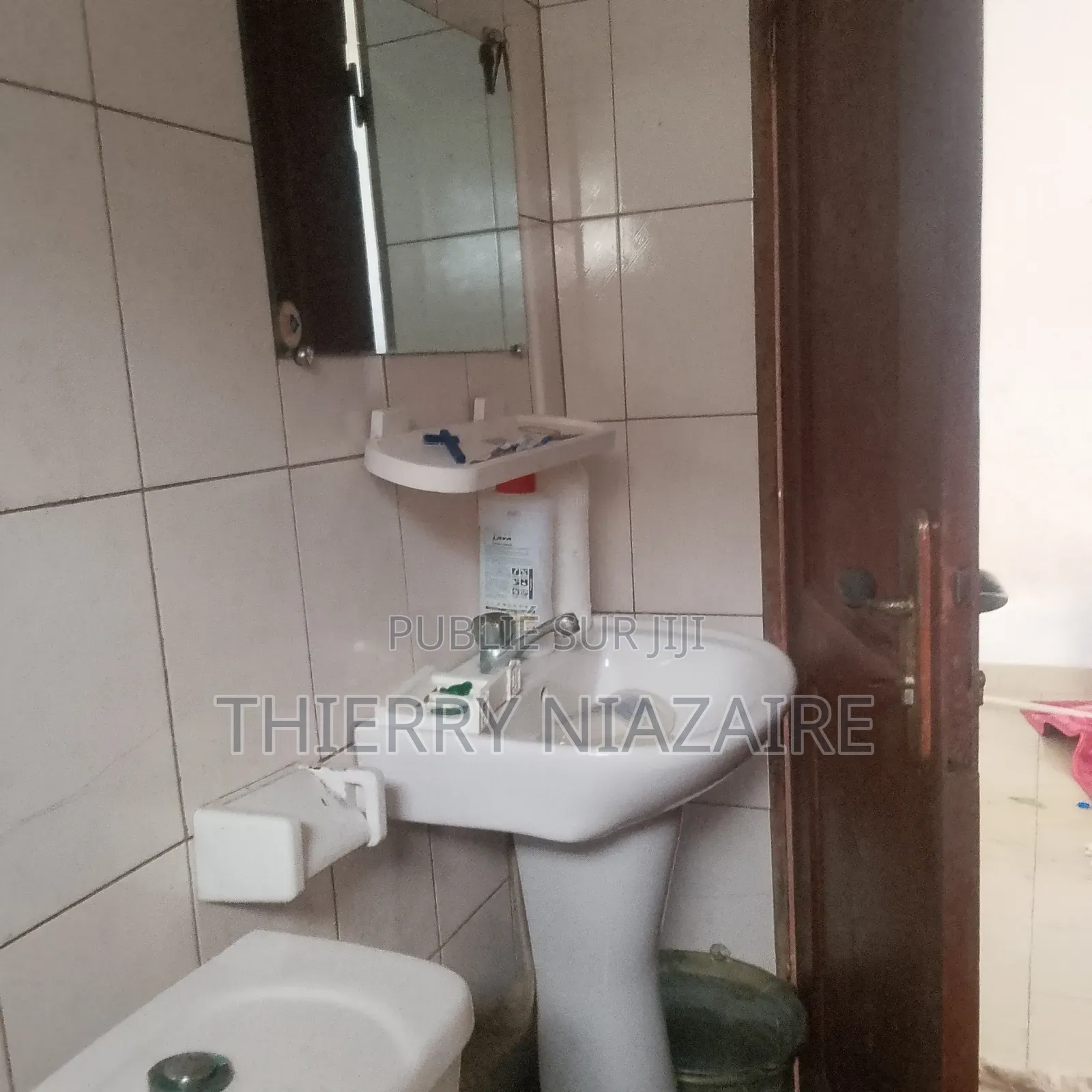 1chbre Appartement dans Nt Immo, Mongo-Mpoukou à Louer