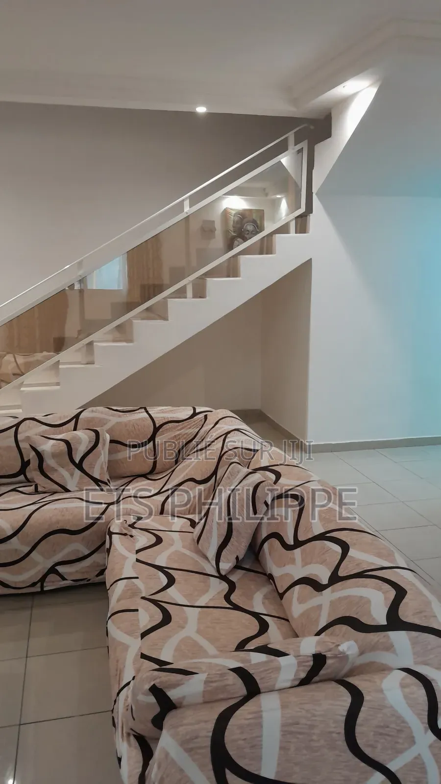 Meublé 2chbre Duplex dans Doré, Lumumba à Louer