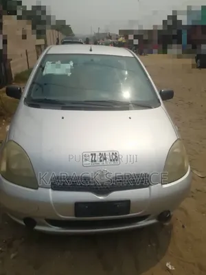 Toyota Yaris 2017 Gris