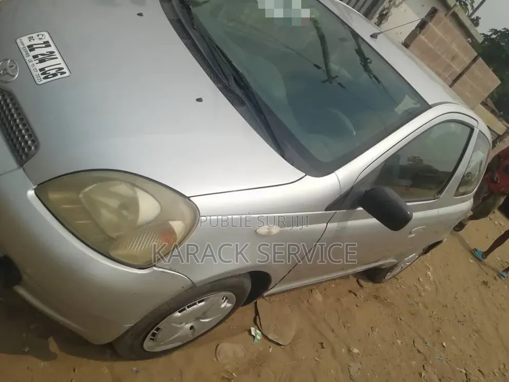 Toyota Yaris 2017 Gris