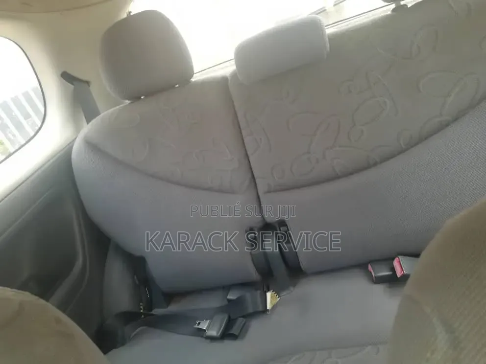Toyota Yaris 2017 Gris