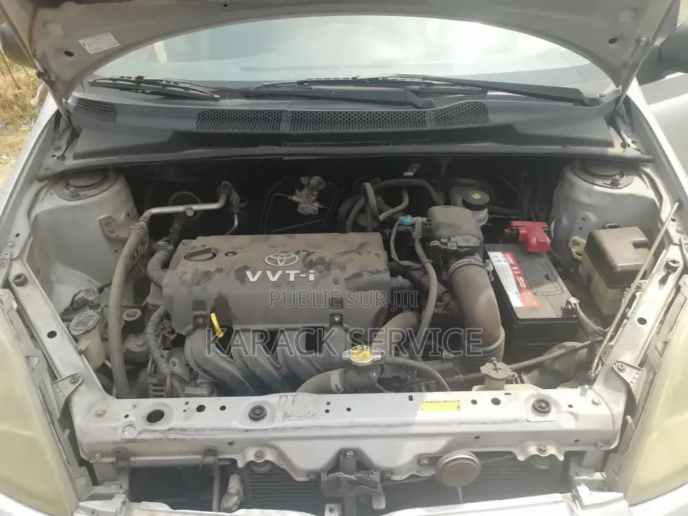 Toyota Yaris 2017 Gris