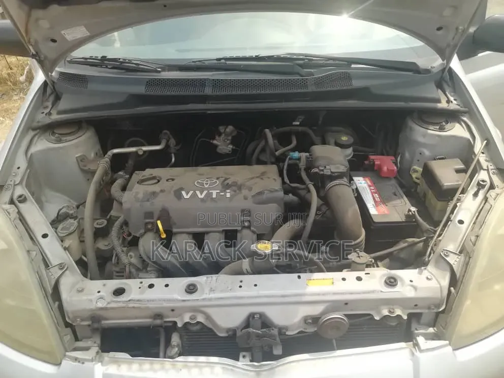 Toyota Yaris 2017 Gris