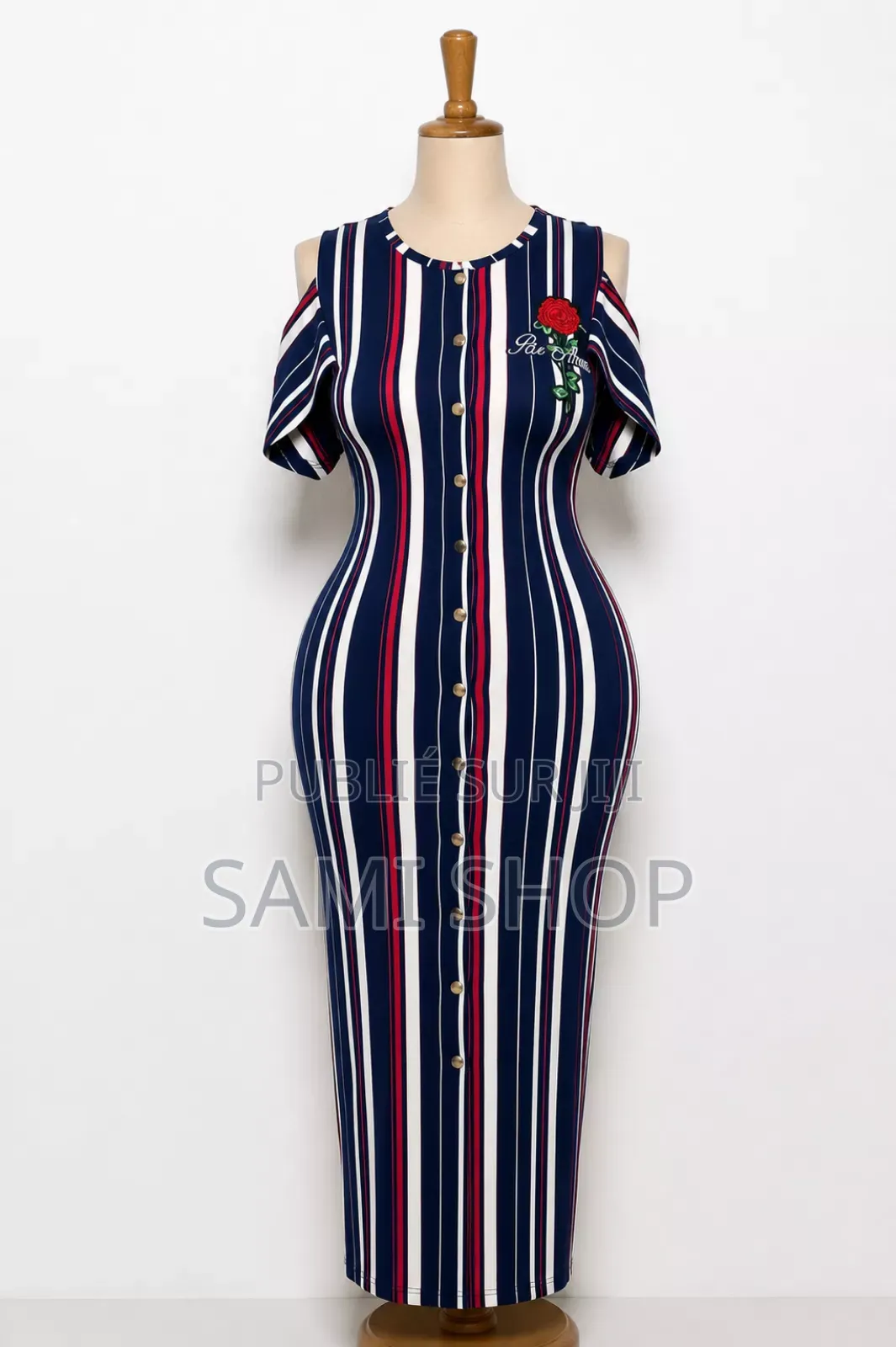 Robe Longue Rayée Chic Et Élégante