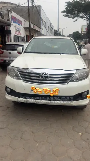 Toyota Fortuner 2018 Blanc