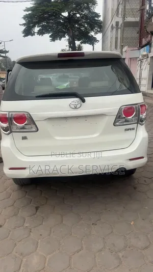 Toyota Fortuner 2018 Blanc