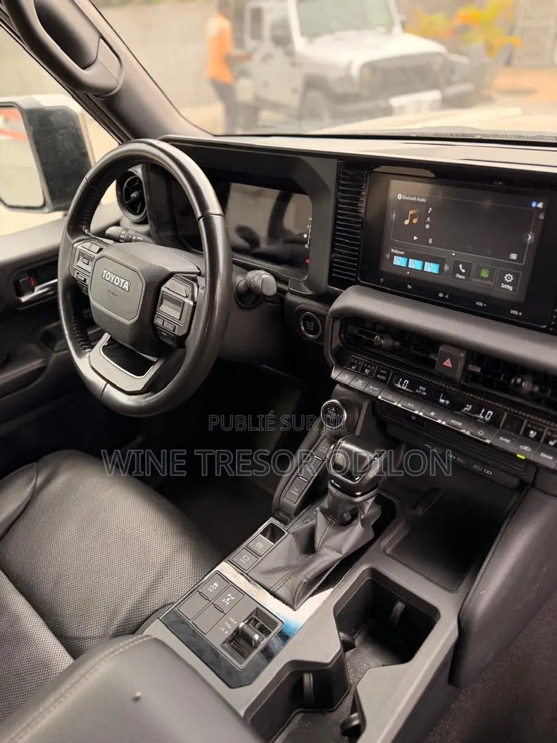 Toyota Land Cruiser Prado 2.4 Petrol 2025 Gris