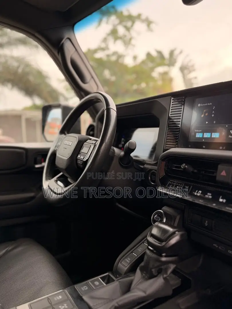 Toyota Land Cruiser Prado 2.4 Petrol 2025 Gris