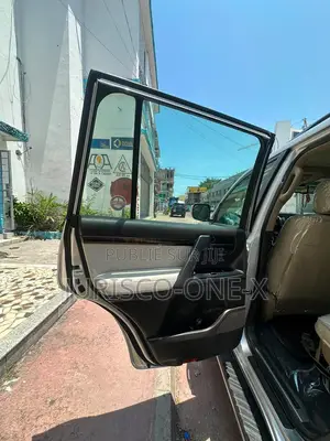 Toyota Land Cruiser 2020 Gris