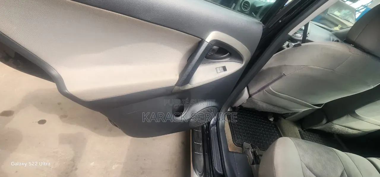 Toyota RAV4 2017 Noir