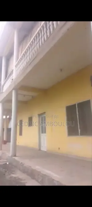 8chbre Maison dans Brazzaville, Moungali à Vendre