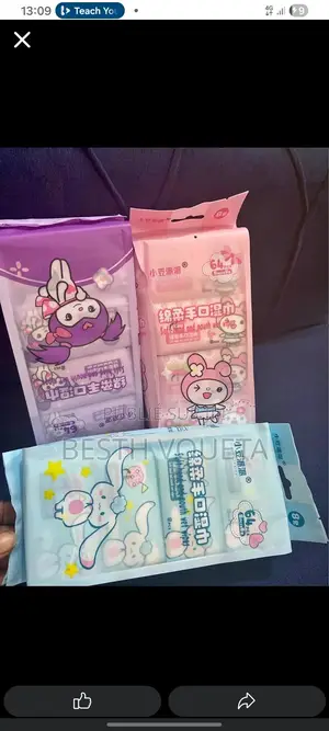 Essuie Pied, Séchoir Slip, Gourde , Sac , Miroir , Mini Lingettes