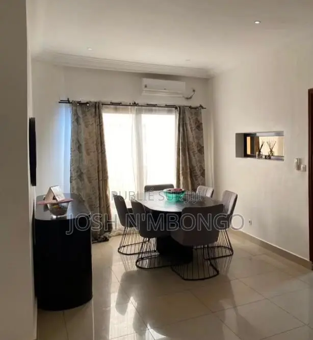 Meublé 4chbre Duplex dans Ngoyo à Vendre