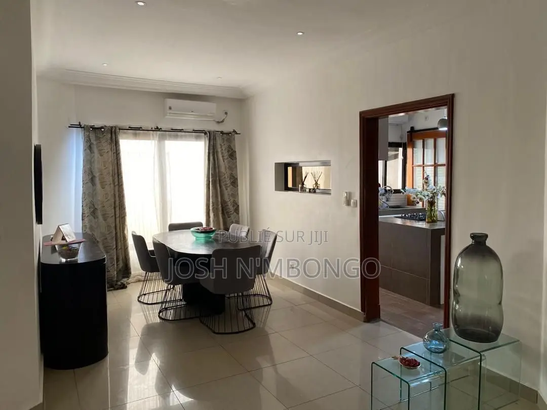 Meublé 4chbre Duplex dans Ngoyo à Vendre