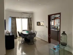 Meublé 4chbre Duplex dans Ngoyo à Vendre