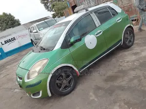 Toyota Yaris 2015 Vert