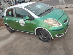 Toyota Yaris 2015 Vert