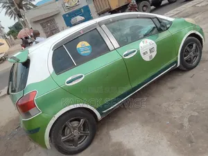 Toyota Yaris 2015 Vert