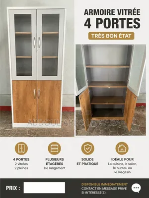 Armoire Vitrée De Rangement en Très Bon État