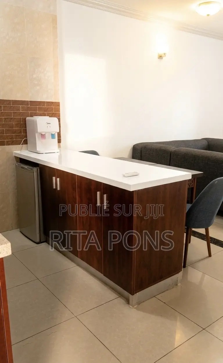 Meublé 2chbre Appartement dans Rita Prestige, Pointe-Noire à Louer
