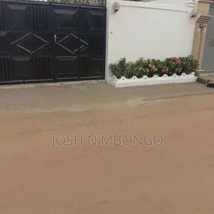 4chbre Appartement dans Ngoyo à Vendre
