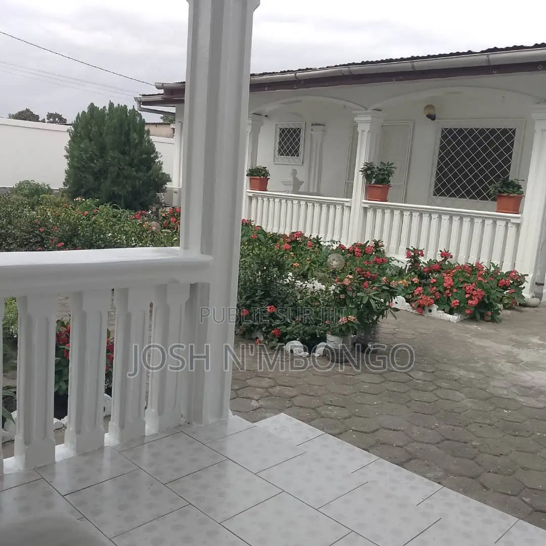4chbre Appartement dans Ngoyo à Vendre