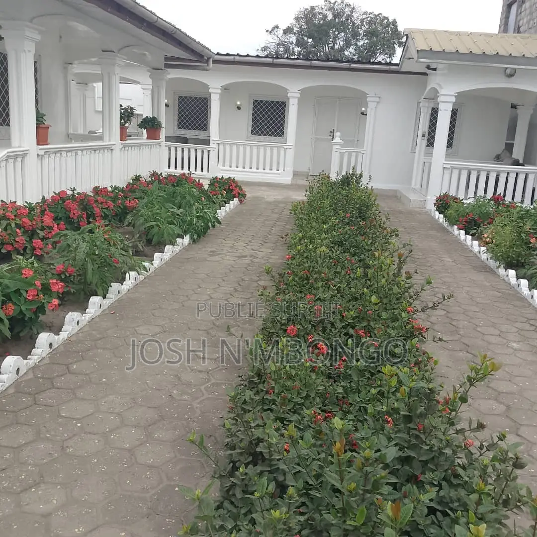 4chbre Appartement dans Ngoyo à Vendre