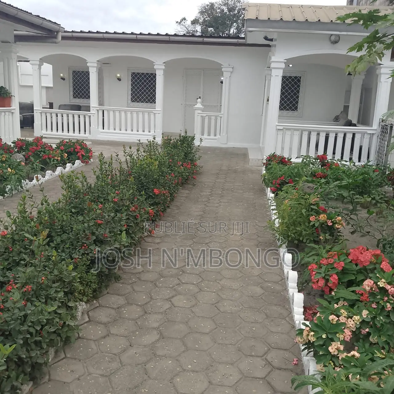 4chbre Appartement dans Ngoyo à Vendre