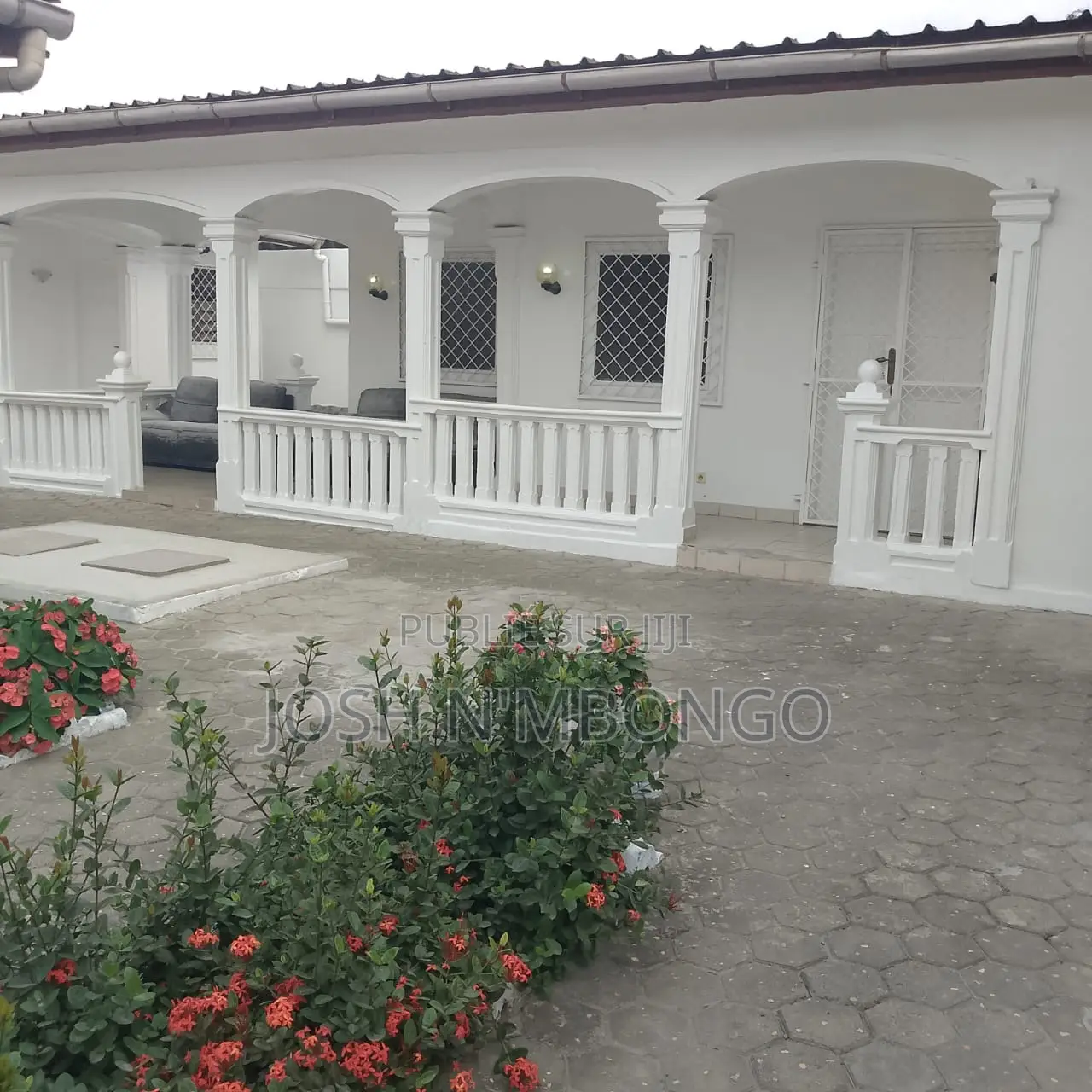 4chbre Appartement dans Ngoyo à Vendre