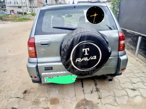 Toyota RAV4 2.0 Automatic 2005 Gris