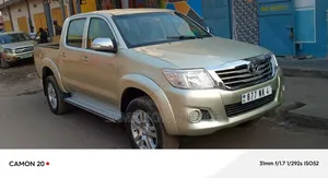 Toyota Hilux 2012 Doré