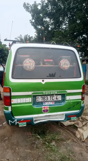 Toyota HiAce 2018 Vert