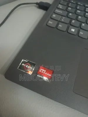 Ordinateur portable Lenovo V15 8GB AMD Ryzen 5 HDD+SSD 256GB