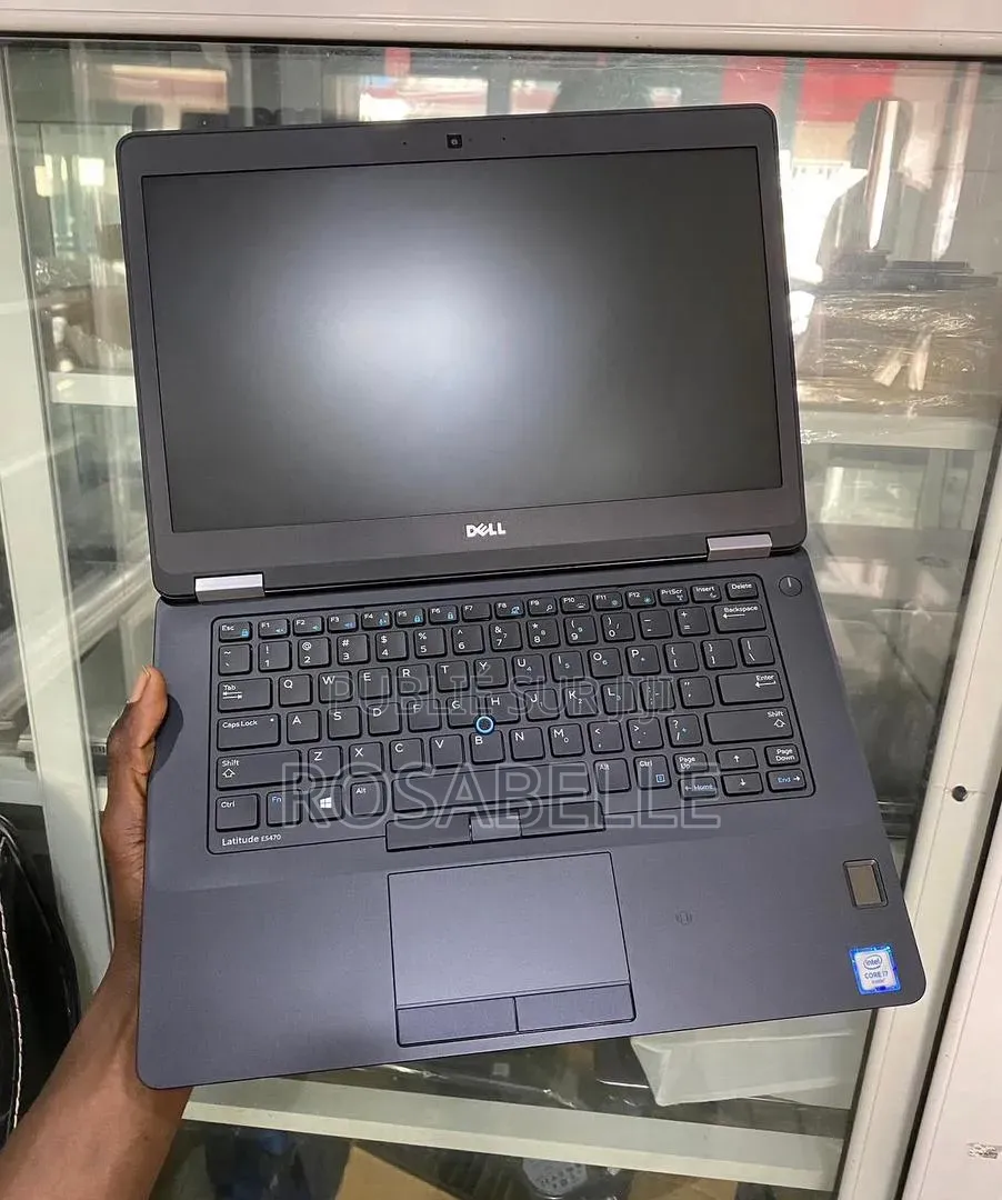 Nouveau Ordinateur portable Dell 14 Premium 8GB Intel Core i5 SSD 512GB