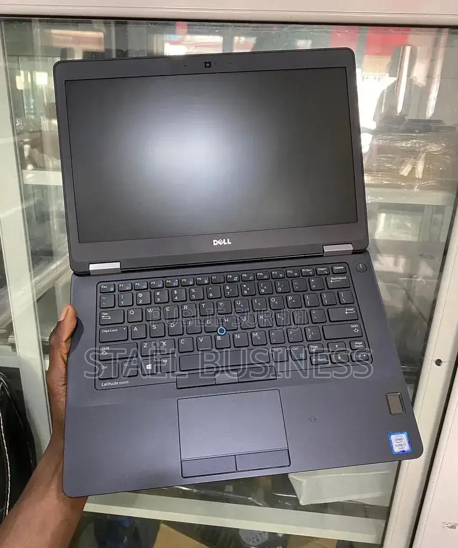 Nouveau Ordinateur portable Dell 14 Premium 8GB Intel Core i5 SSD 512GB