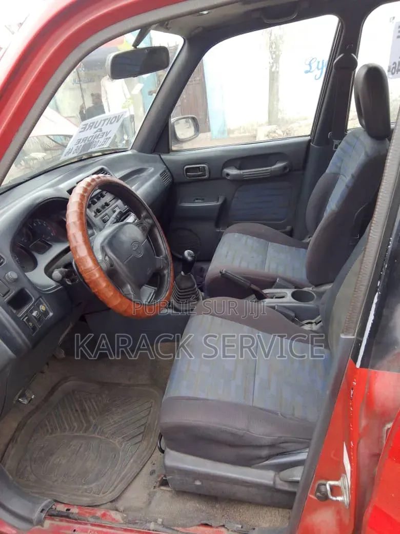 Toyota RAV4 2017 Rouge