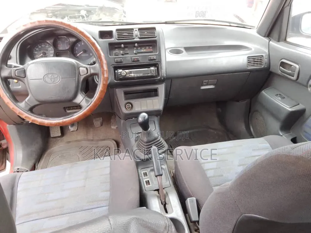Toyota RAV4 2017 Rouge