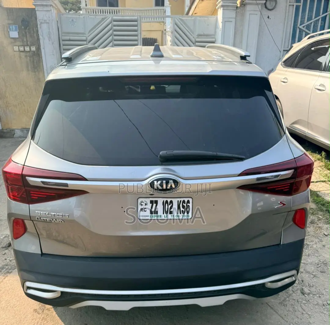 Kia Seltos S 2022 Gris