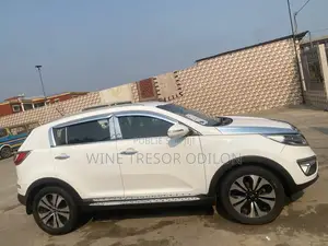 Kia Sportage LX 4dr SUV (2.4L 4cyl 6A) 2013 Blanc cassé